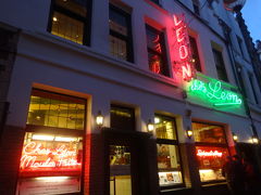 さあここらで夜ご飯。ガイドブックにも載っているムール貝の有名店、シェ・レオンへ。