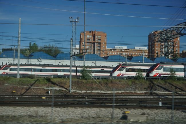 近郊線用らしい列車が沢山停まっていました