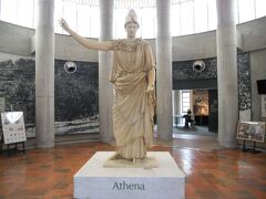 道の駅 小豆島オリーブ公園

“Athena" が出迎える『オリーブ記念館』