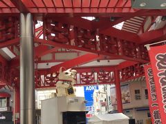 鰻を楽しんだ後は、大須商店街まで戻り、改めて観光。朝とは異なり、とても活況のある雰囲気になっていた。