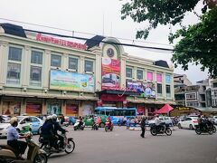 Hang Da Galleria
ハンザ・ギャレリア

広場に出た
本当に狭い路地に異空間のような場所だった