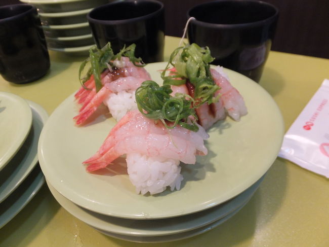 台湾回転寿司”争鮮”新店<br /><br />握りたてホタテ甘えび、美味しいです。