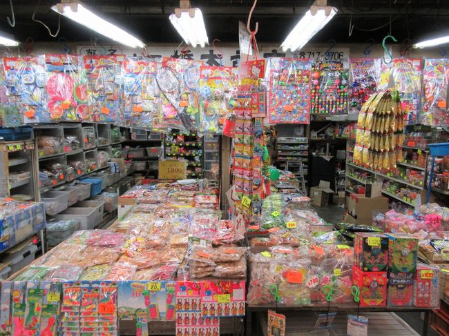 お菓子屋さん　駄菓子も置いてます