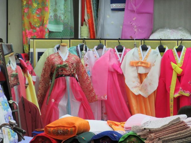 チマチョゴリって言うのだっけ？