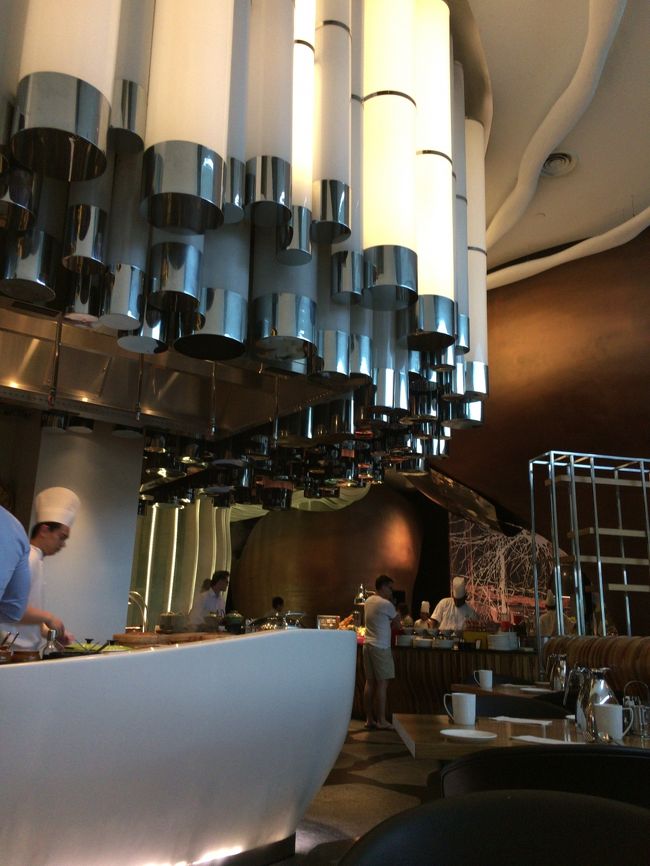 こっちは種類が豊富なんですが狭いし喧噪感があるんでいまいちなんですが...