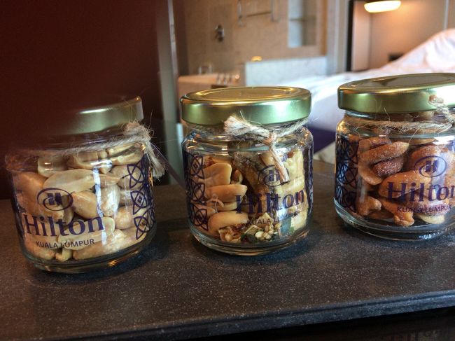 部屋に帰ったらＤＩＡベネフィット。以前も貰ったナッツ系