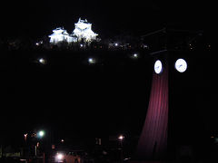 さらに歩いて行くと、観光用の時の鐘も照らされていたり。

宿に戻り、大浴場で汗を流し、この日はお仕舞。