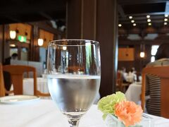 富士屋ホテル所有の水源から汲み上げた美味しい水。