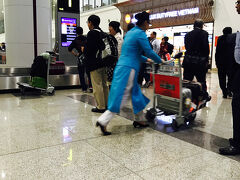 ベトナムなんだ・・笑
修行とはいえ、はるばるここまでやってきた自分に笑えます