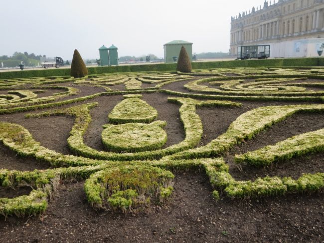 ＃フランス庭園<br />＃花は未だ咲いていない