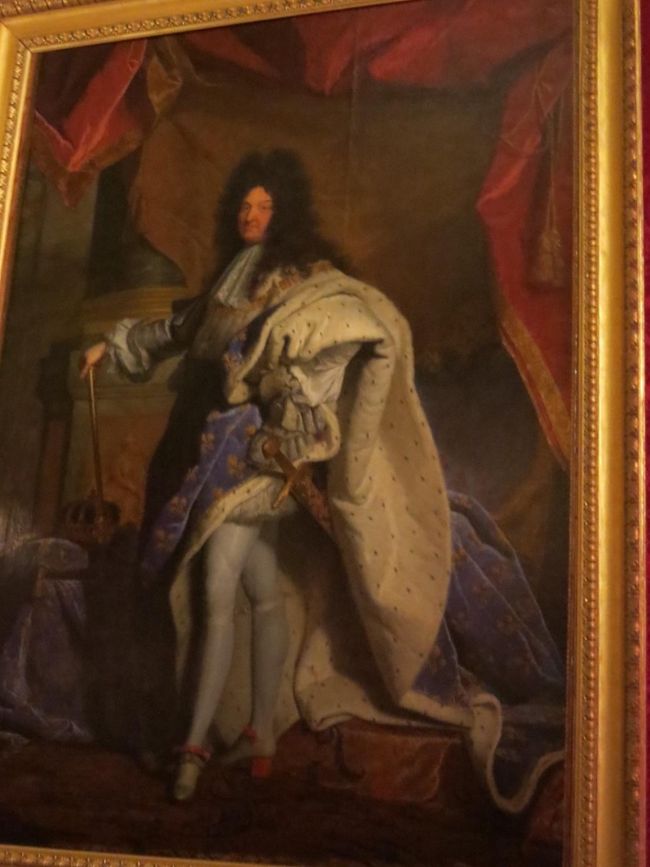 ＃ルイ14世<br />＃頭はカツラとか？