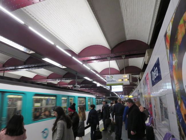 ＃オペラ座の地下鉄駅<br />＃モンマルトル(abesses駅)へ移動