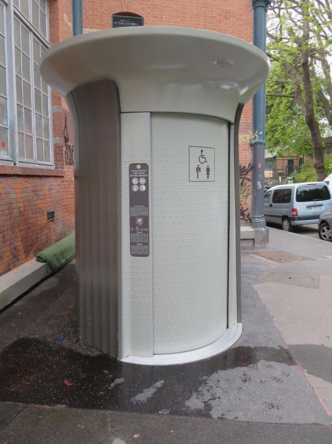 ＃公衆トイレ<br />＃使用法に工夫？を要します