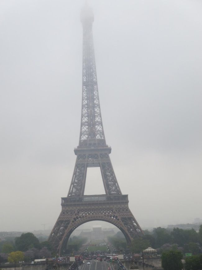 ＃霧に覆われたエッフェル塔