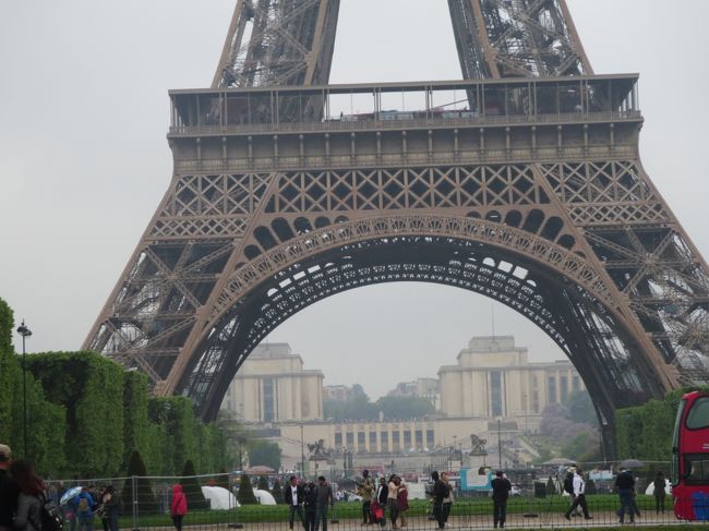 ＃ショイヤー宮を望むエッフェル塔
