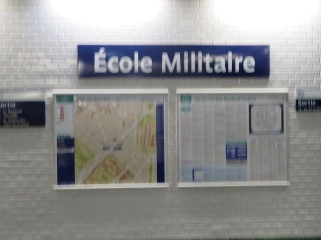 ＃地下鉄　Ecole MilltareからHotelへ