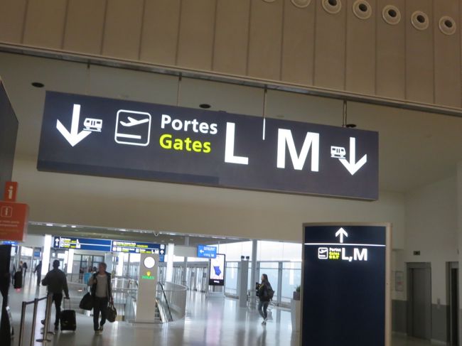 ＃2Eホールから、check in 後にgate Lへ