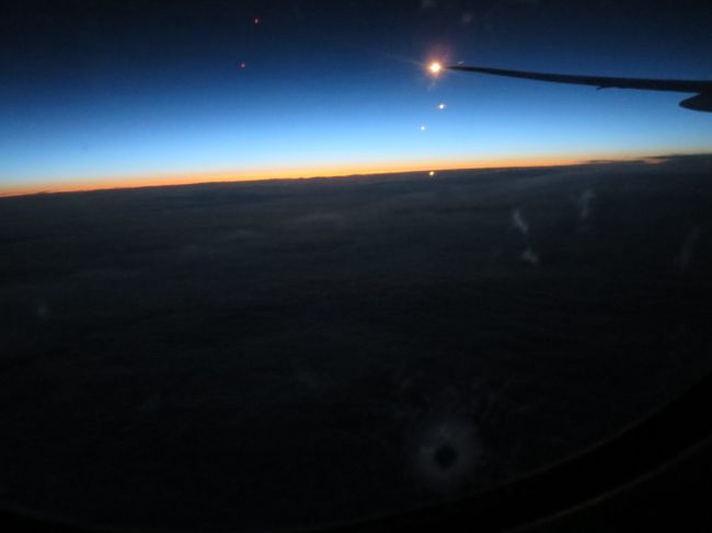 ＃地球の縁が光っている