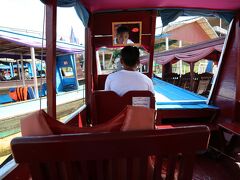 でもって、意外や意外、乗り合いじゃなく、私専用ボートが用意されました。 
で、で、たまたまですが、このボートの操縦のお兄さん、メチャクチャカッコイイーーーー（笑）