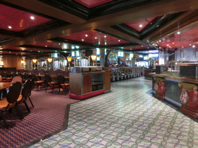 食事時を外すと空いています。