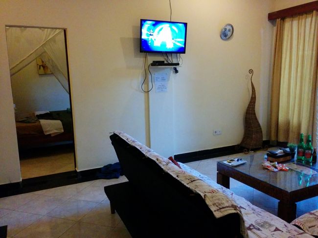 さて、こちらの奥は。。。