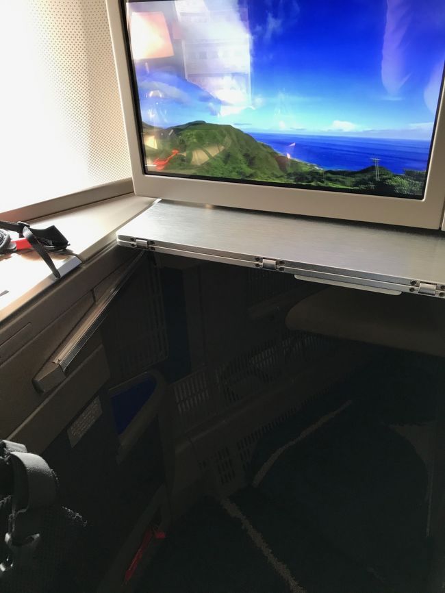 ちょっと暗いけど足元広いです