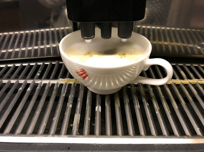 ずーっとコーヒー飲みたかった！<br />エスプレッソいただきます。