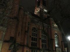 恐らく…ヨハネス教会ですね。
他の写真と比べてみてそう判断しました。