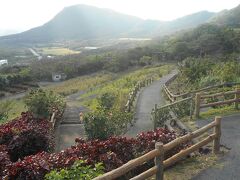 竹富島から戻り、バスで玉取崎展望台へ・・・

滞在時間ごくわずかです。