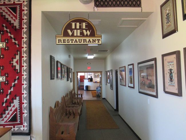 夕食はホテル棟のレストラン