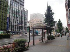 目の前がバス停なので、都バスで浅草橋に向かいました。
浅草橋駅前バス停