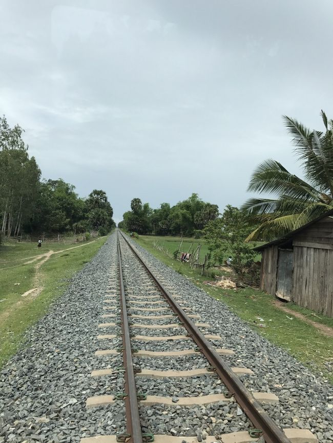 線路はつづくよーどこまでもー<br />このまっすぐな感じが何とも言えずパチリ