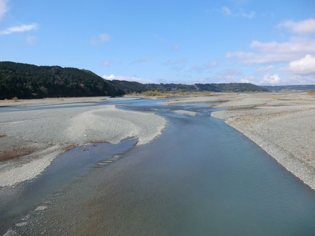 下を流れる川は｢大井川｣です。<br />増水すると、暴れ川になります。