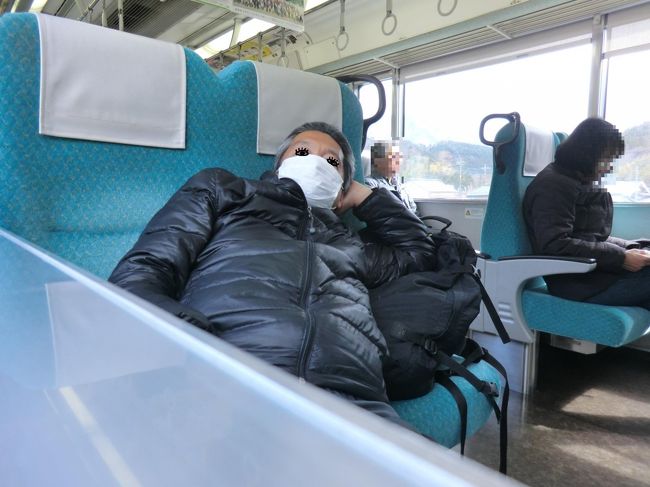 車内でぼんやり‥<br />これも、鈍行旅の醍醐味。