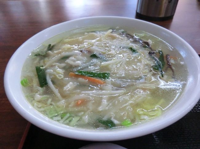 昼にまぐろ丼とかけそばをがっつり食べたので、夜はあっさり、｢鶏肉細切りうま煮そば｣にしました。<br />さっぱり風味で美味いです。<br /><br />鶏肉細切りうま煮そば‥680円