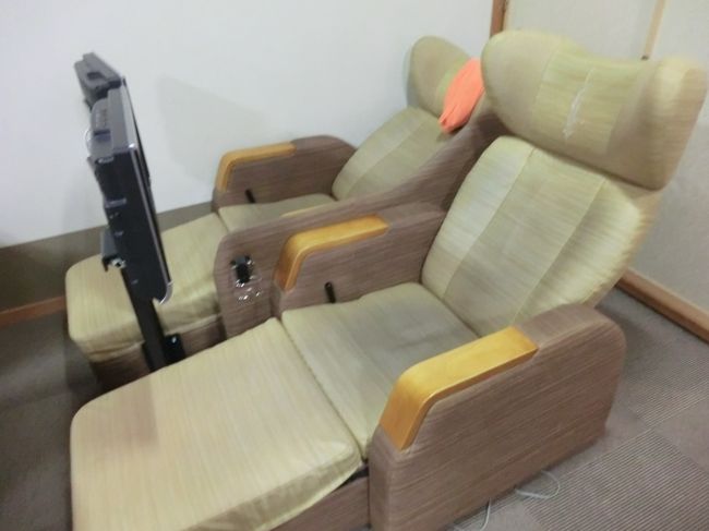 休憩室でひと休み。<br />ビジネスクラスのシートみたいだな。