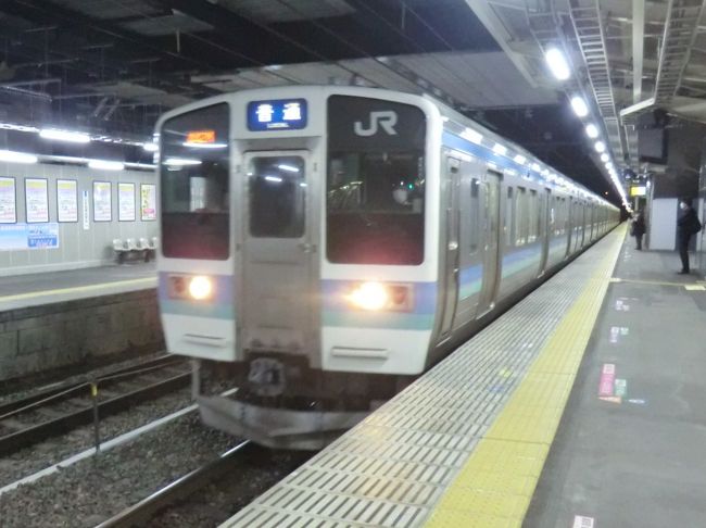 19:05<br />私が乗る資格があるのはこちらです。<br />ロングシートでした。<br /><br />⑨普通442M.大月行 (40km/乗0:41)<br />石和温泉.19:06→大月.19:47