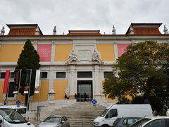 リスボン4日目(全行程16日目)．
本旅行記は国立古美術館からスタート．
17世紀に建てられたジェネラス・ヴェルデス宮殿を改築して，1884年に美術館としてオープンしたとのこと．3階建てで，1Fは14～19世紀のヨーロッパ美術が中心，2Fは日本をはじめ大航海時代に関わったアフリカ，中国，インドなどの東洋美術，3Fはポルトガル美術が展示されています．