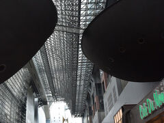 JR奈良線の快速で京都駅に来ました。
そして駅ビルで休憩したり、新幹線の出発時間まで自由行動にしました。
私は久しぶりに駅ビル内をウロウロしました。