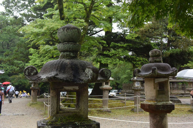 東大寺二月堂をあとにします。 