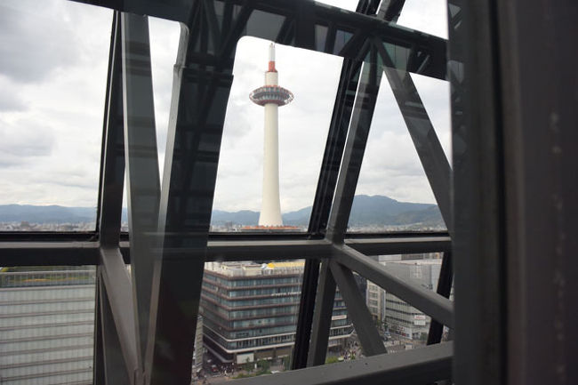 空中径路から見えた京都タワーです。<br /><br />空中径路