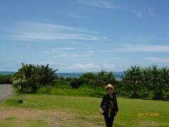 最後の観光地『やいま村』で昼食を～

この辺りもラムサール条約に登録された湿地帯のマングローブ群がある。

背景は石垣を代表する、最高の海と空です。