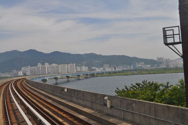 　洛東江を渡りました。