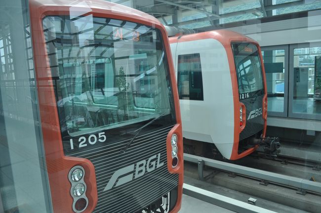 　2編成並んでいます。