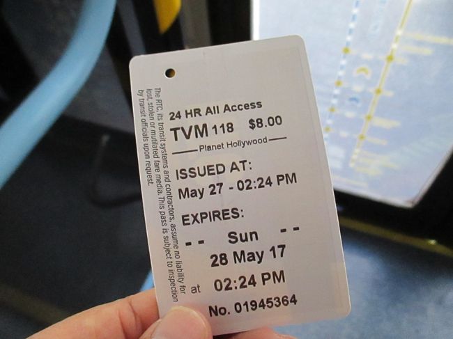 帰りはデュース（バス）で帰りました。１day(24h)パスが８ドル。