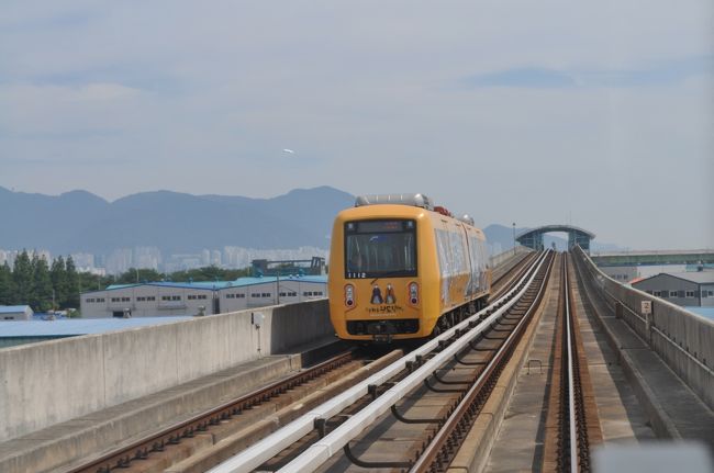 　またこの電車とすれ違います。