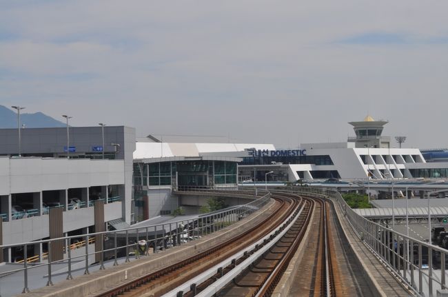 　空港ターミナルが見えてきました。