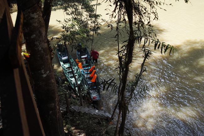 これで、国立公園での体験は事実上終了です。<br /><br />さらに川を少し戻り、昼食タイムです。