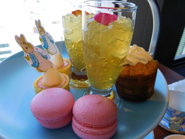 新緑の新宿御苑と京王プラザホテルでピーターラビットのホテルカーニバル チュウチュウおくさんのティータイム 草間彌生さんの わが永遠の魂 新宿 東京 の旅行記 ブログ By まめ猫さん フォートラベル