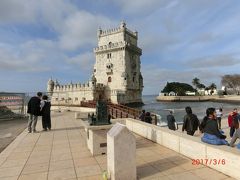 ツアーでの最初の観光はベレン地区です。
ポルトガルの南西です。
ベレンの塔
Torre de Belem
です。
16世紀からの船の見張り塔で、今は民芸博物館です。
湾と言うかテージョ川の河口にあります

